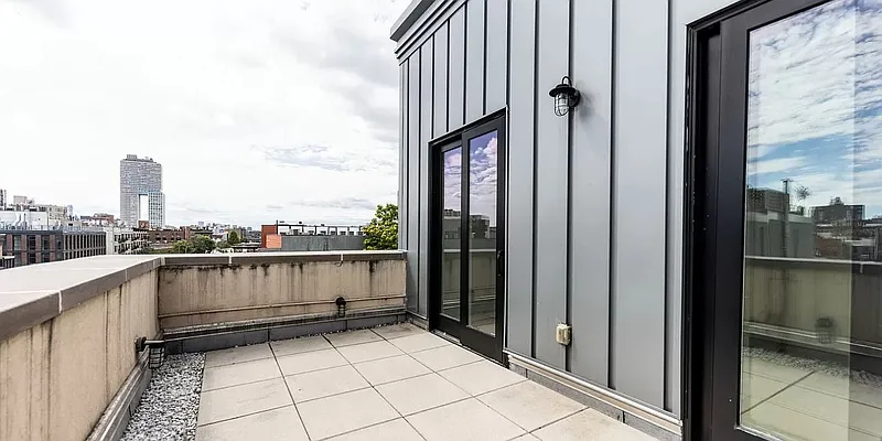 Rented by PREMIUM US INC | media 20