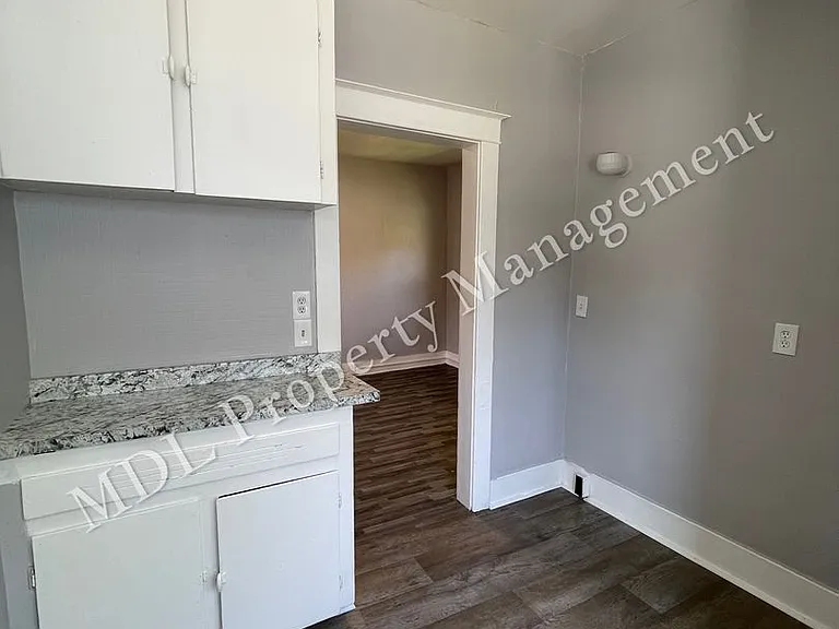 1108 W Holland Ave — Photo 10