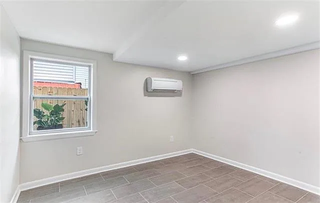 2232 Amelia St — Photo 6