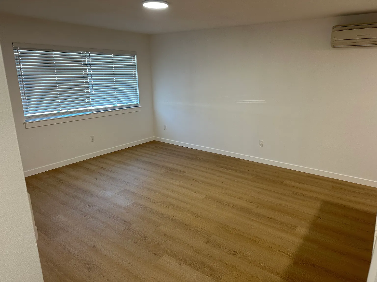 2 bed, 750 sqft, $2,000 — Photo 2
