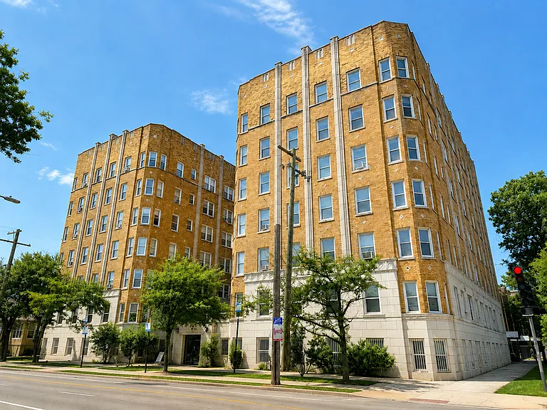 The Ashland Tower Modern Living in the Heart of Rogers Park — Photo 1