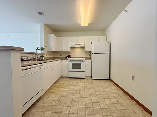 1048 Enterprise Dr Photo 1