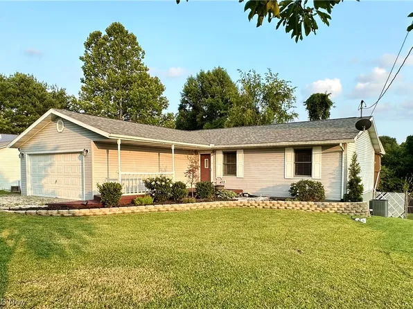 4354 School House Rd, Little Hocking, OH 45742