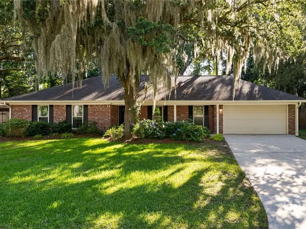 42 River Oaks Road, Savannah, GA 31410