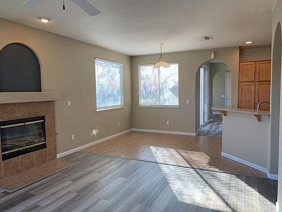 3rd image of 2181 Bradburn Dr