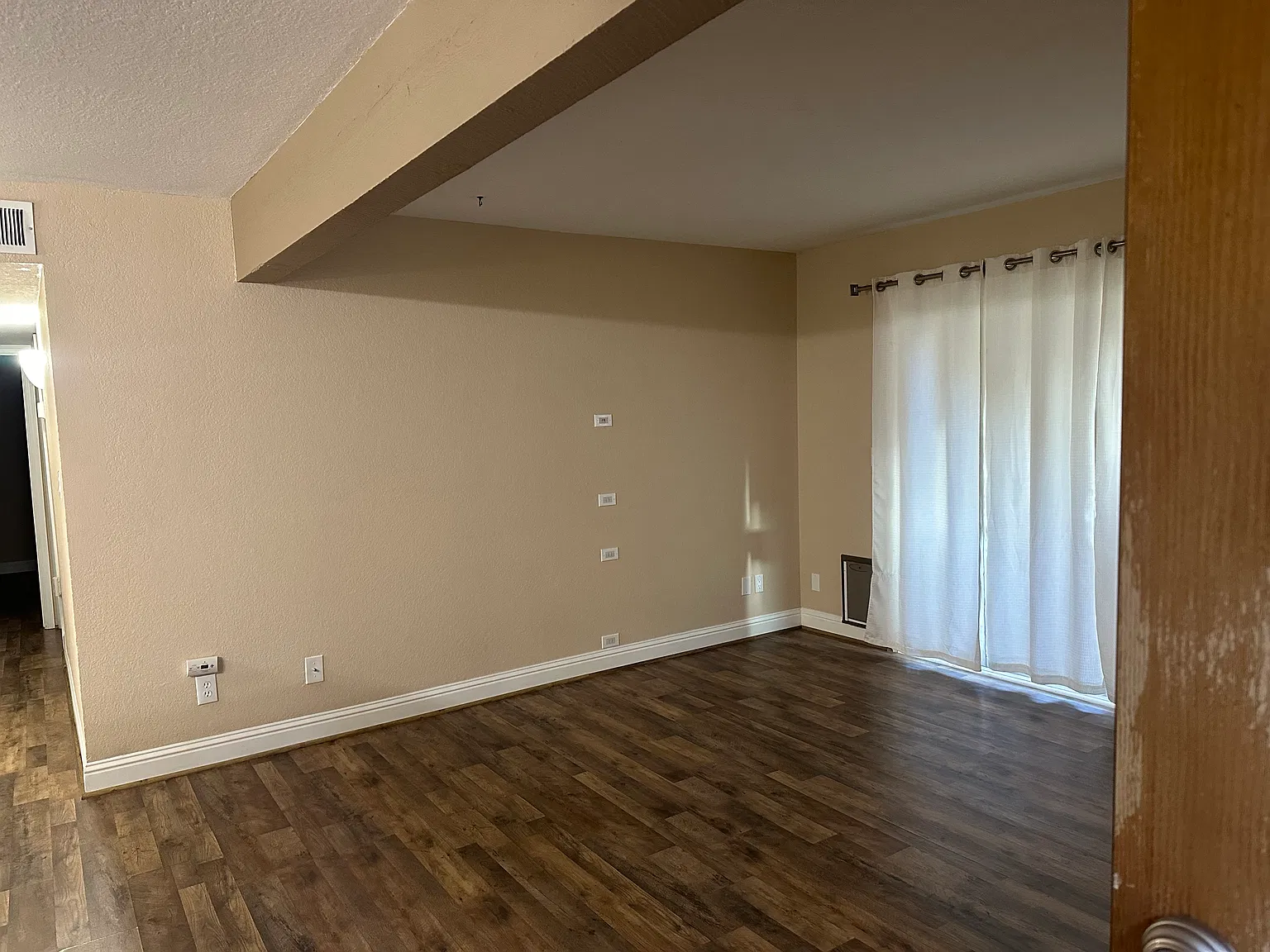 2 bed, 1.5 bath, 960 sqft, $1,600 — Photo 4
