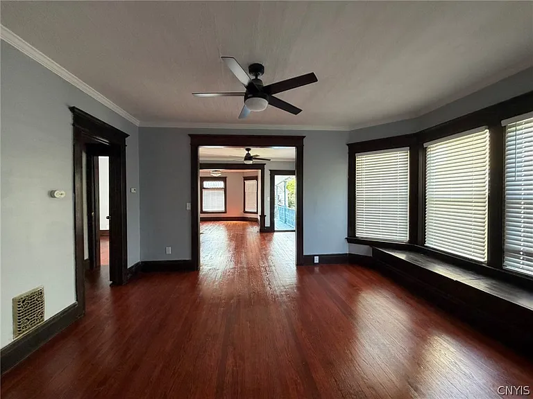 123 E Lafayette Ave — Photo 3