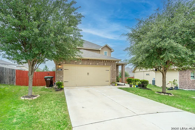 4 bed, 2.5 bath, 2606 sqft, $2,150 — Photo 2