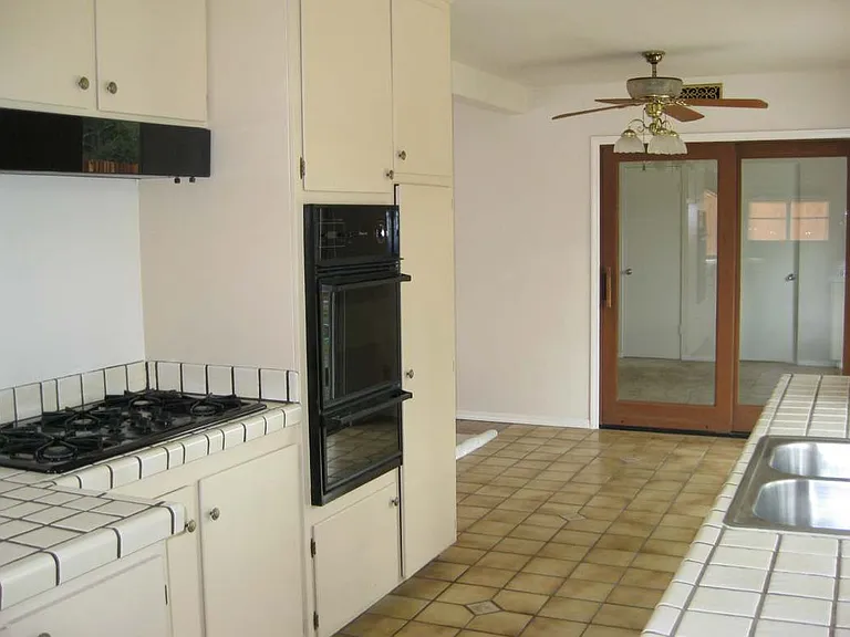 283 Carlo Dr — Photo 5