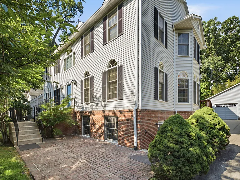 2725 Oldewood Dr — Photo 44