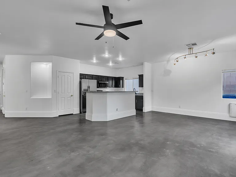 4468 Lobero Ave — Photo 9