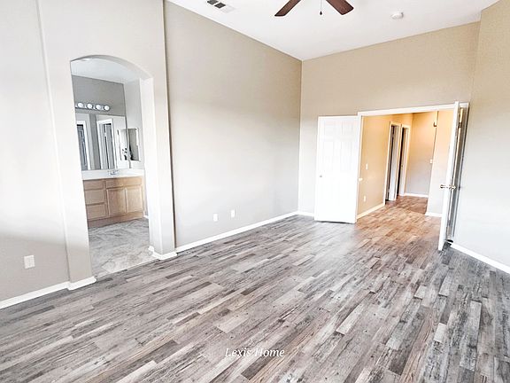 3rd image of 13754 Pinellia St