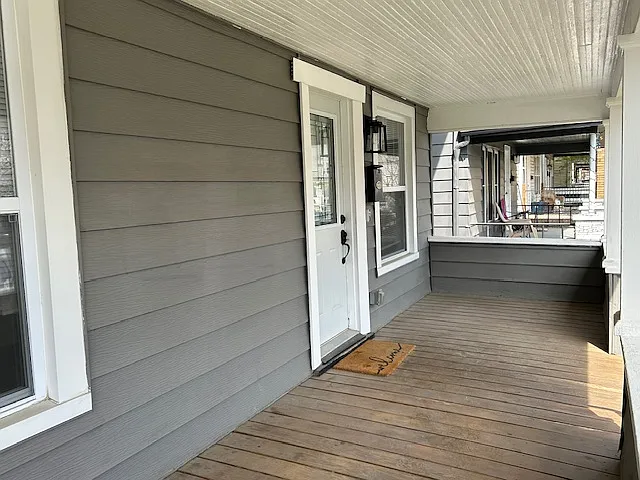 Building Photo - 977 Oakwood Ave