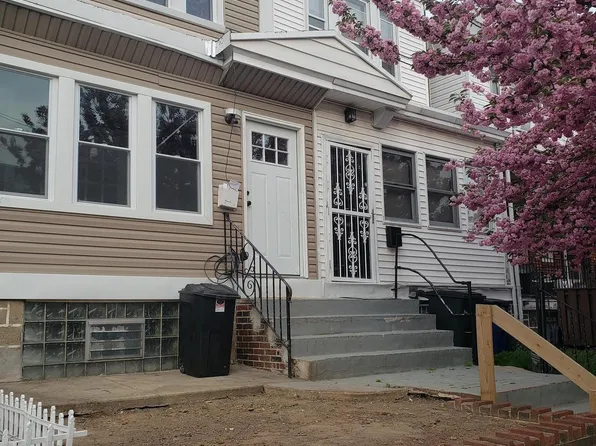 4131 Gilham St, Philadelphia, PA 19135