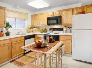 207 Norwest Dr #12, Norwood, MA 02062