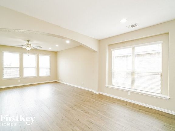 3rd image of 13814 Cohan Way