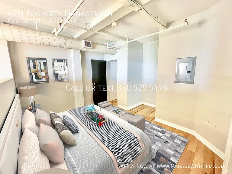 1133 W 9th Street — Photo 79