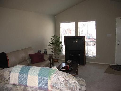 4th image of 4310 GRIFFIN PARK