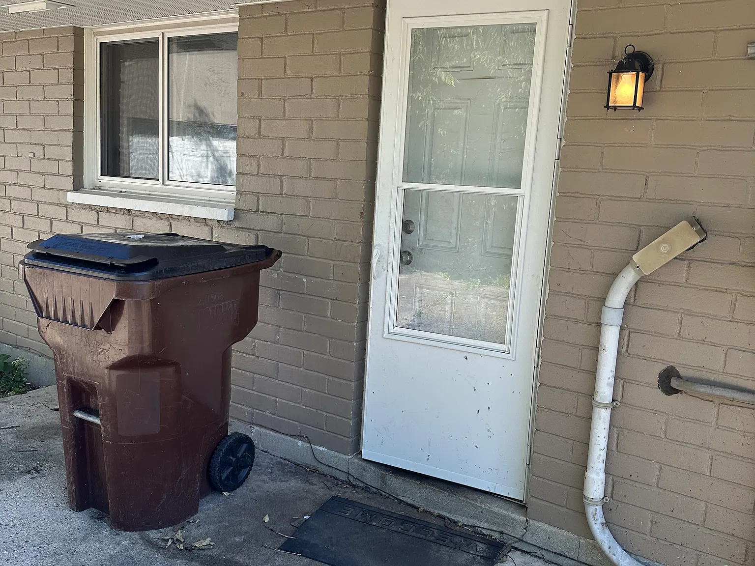 2 bed, 1028 sqft, $1,100 — Photo 2