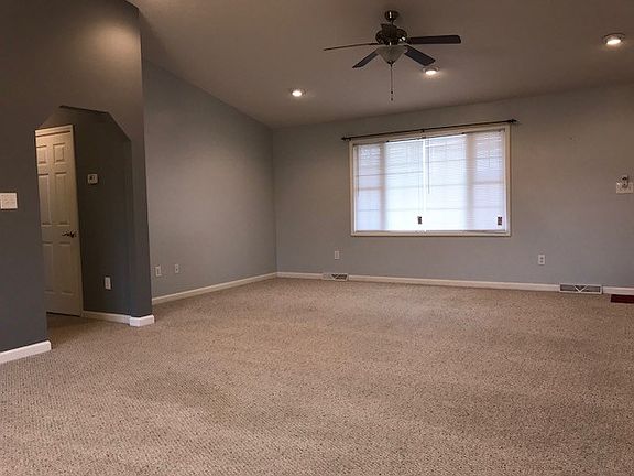 3rd image of 204 Faith Ct
