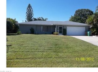 32 NE 10th Pl, Cape Coral, FL 33909