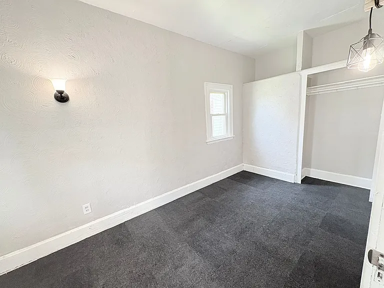 2817 N Erie St — Photo 11