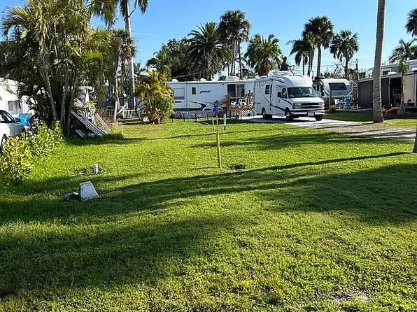 16897 Windcrest Dr, Fort Myers, FL 33908