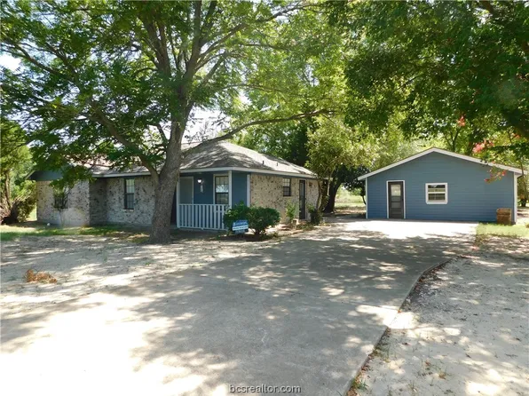 1300 County Road 268, Snook, TX 77878