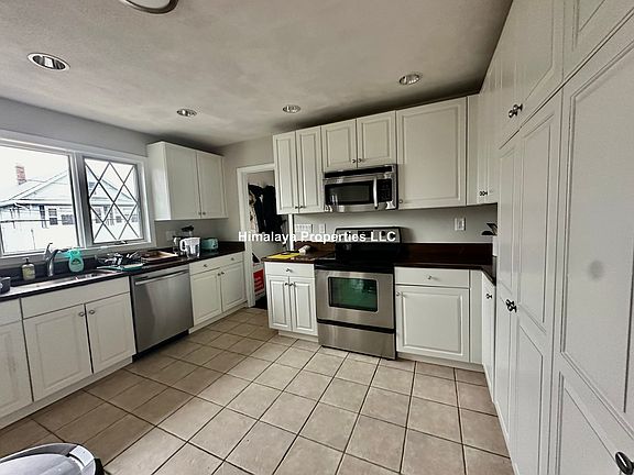 2nd image of 59 Sunset Rd #A2