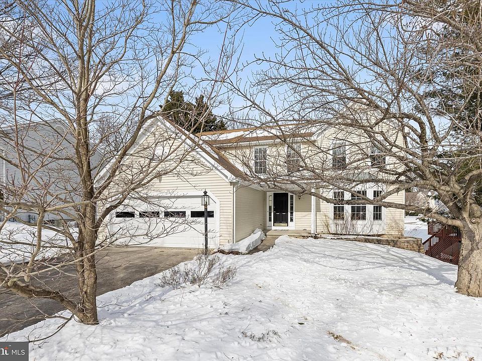 1st image of 3 Thistel Dell Ct