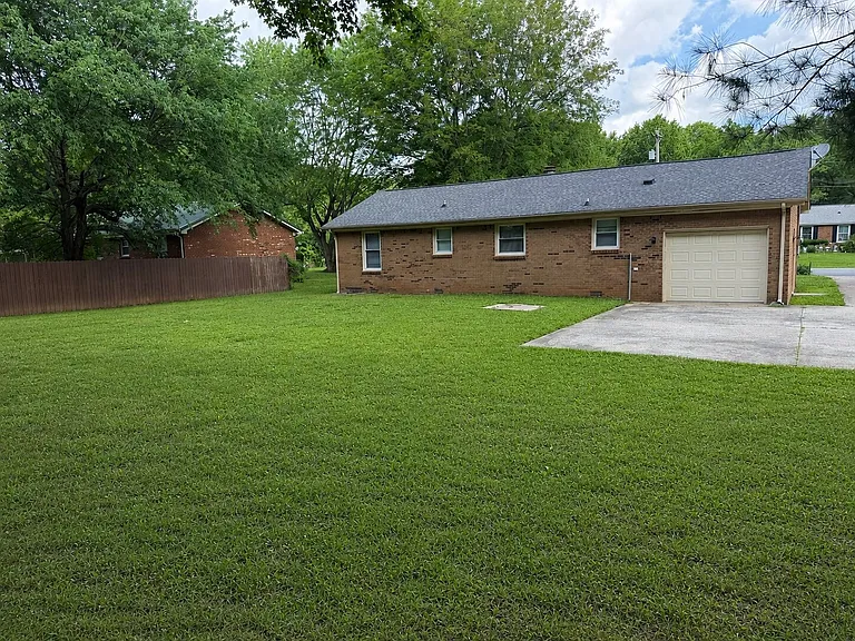 365 Welchwood Dr — Photo 13
