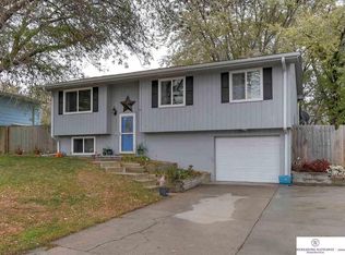 3803 N 215th Cir, Elkhorn, NE 68022