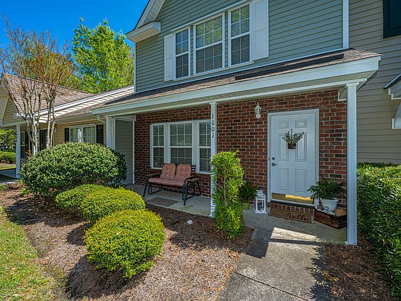 4th image of 1001 Pine Bluff Dr