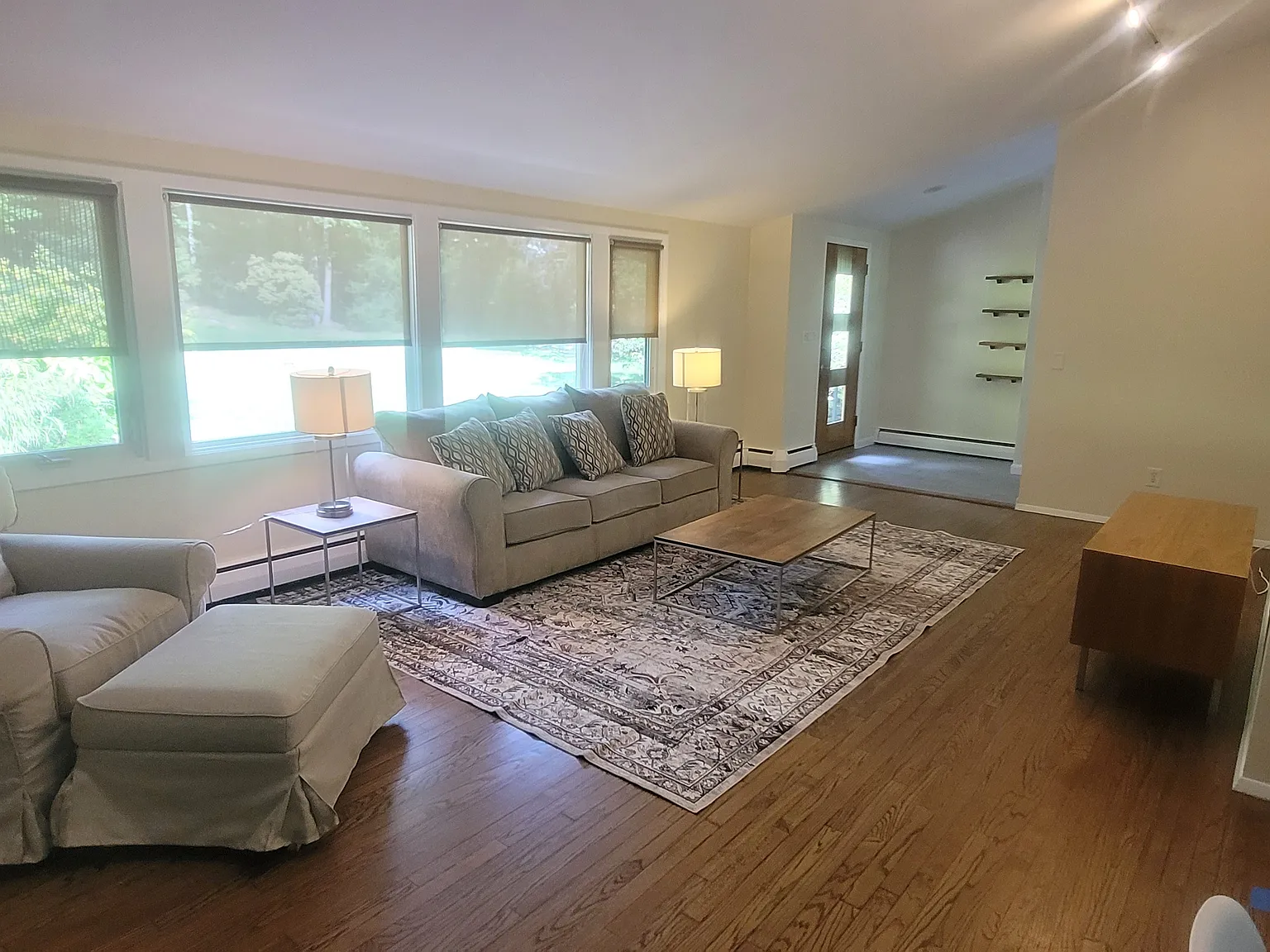 3 bed, 2466 sqft, $1,300 — Photo 3