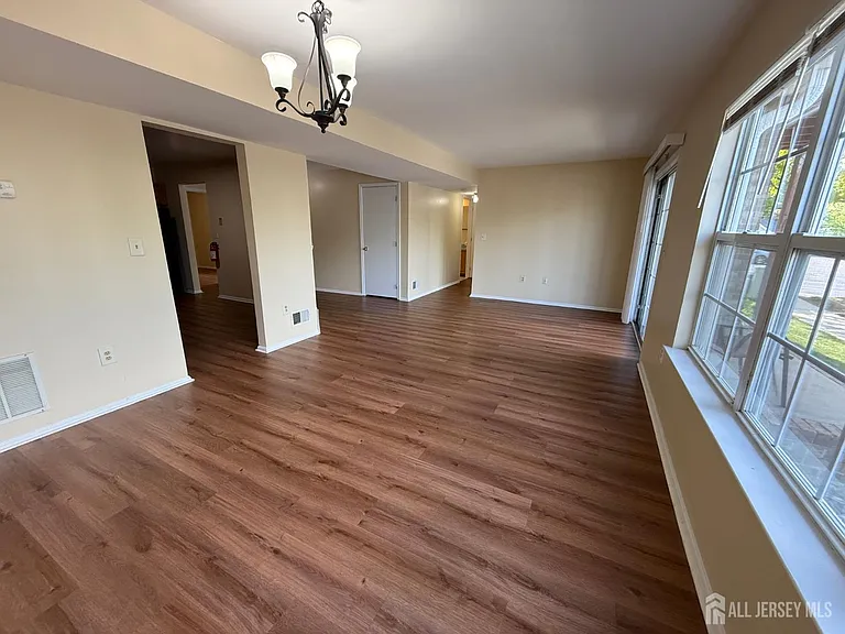 1102 Stony Brook Way — Photo 3