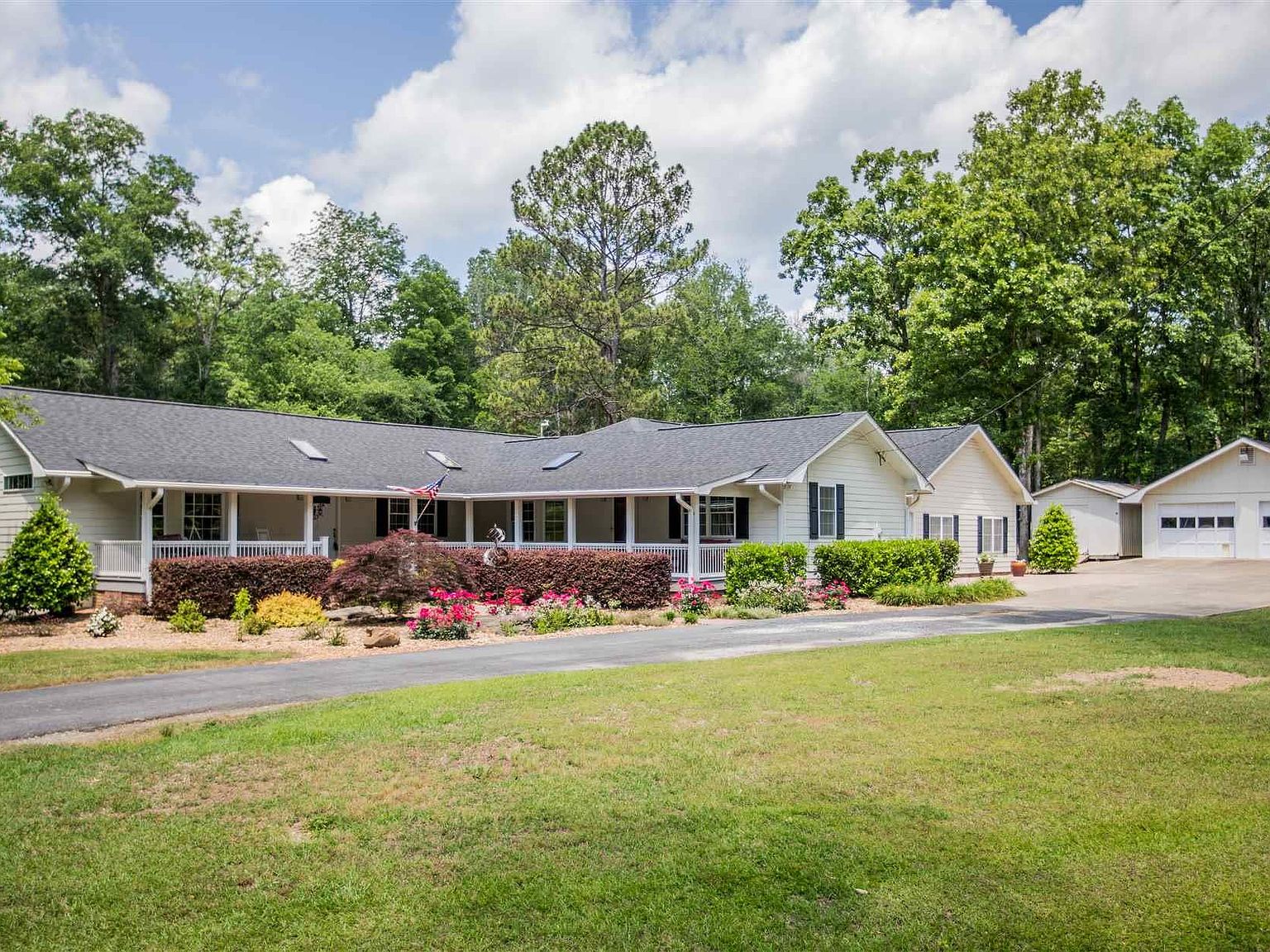 1307 Floyd Springs Rd NE, Armuchee, GA 30105 | Zillow