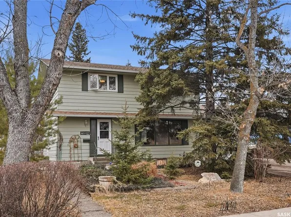 2338 Easthill, Saskatoon, SK S7J 3E5