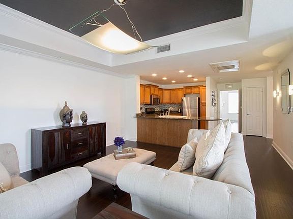 4th image of 1600 Heritage Crossing Ct