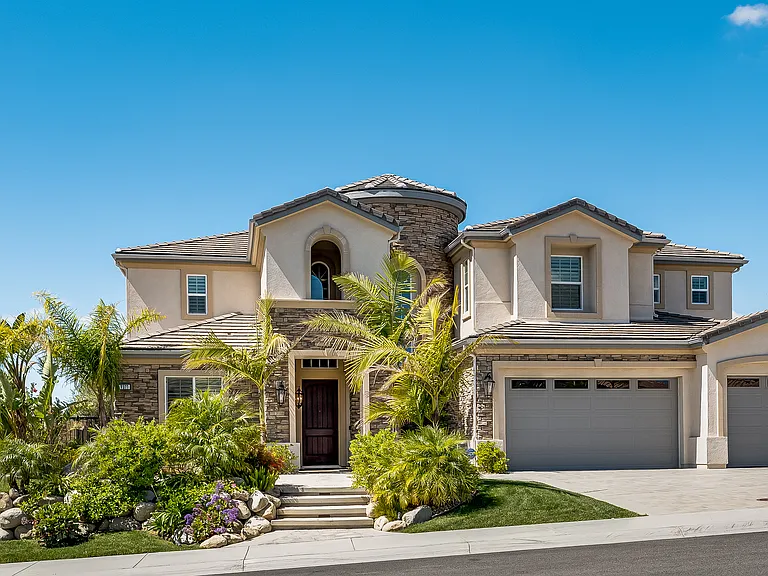7377 Woods Ct — Photo 1