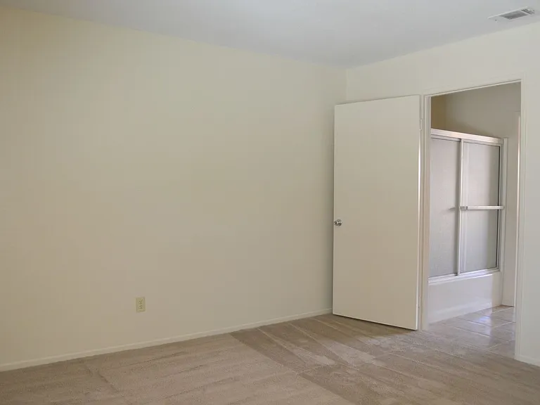 Desert Villas Apartment Homes — Photo 24