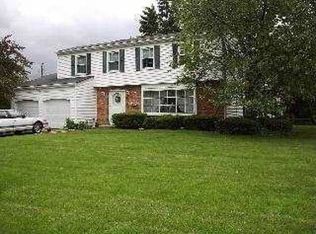5812 Wakefield Dr, Sylvania, OH 43560