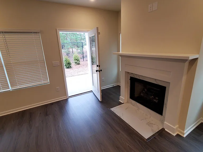 561 Waterpoint Way — Photo 3