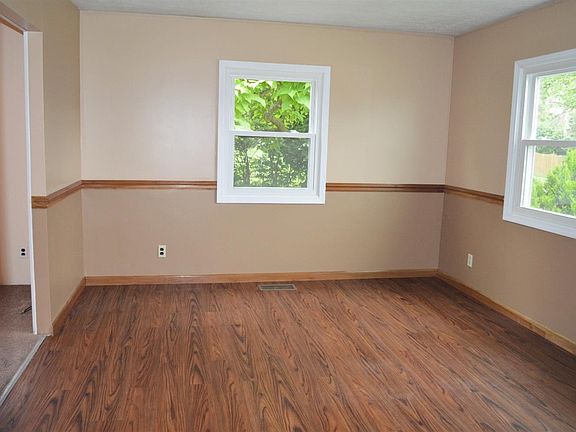 4th image of 8400 Jackies Dr