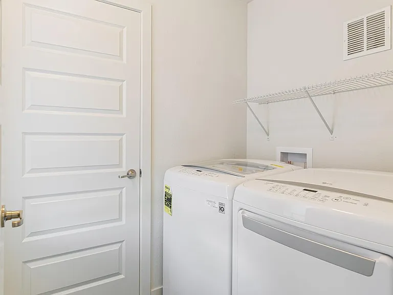 10069 Town Ridge Ln — Photo 12