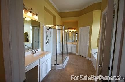Master bathroom
						:
						Bathroom with large shower & jacuzzi. Two sinks areas. Two walk-in closets.