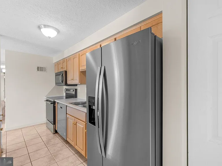 701 Heather Ridge Dr #J — Photo 5