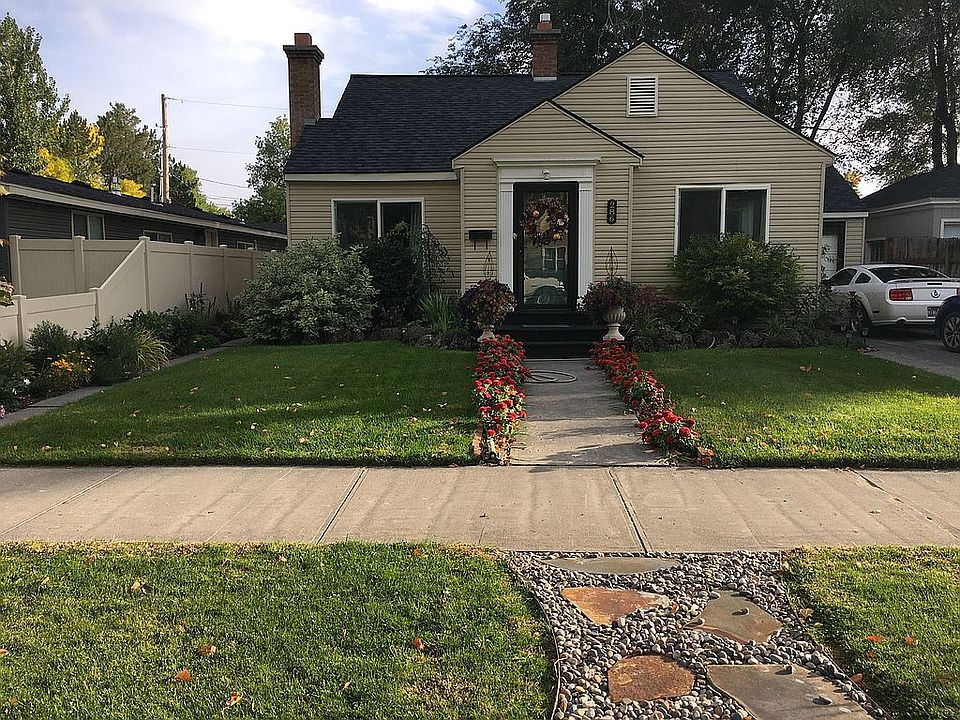 1st image of 286 E 14th St