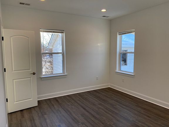 3rd image of 719 Crabb Ave #5