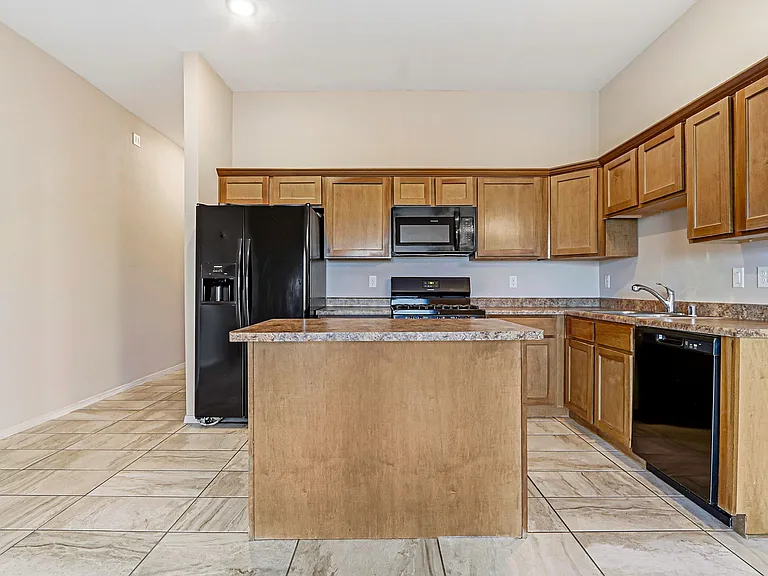 714 Hc Gilbert Minjares Dr — Photo 27