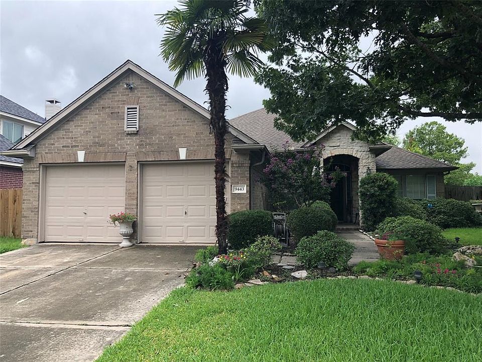 1st image of 9443 Barretts Glen Ct